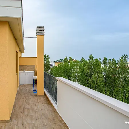 Attico Le Peonie - Invacanza Apartment Alba Adriatica